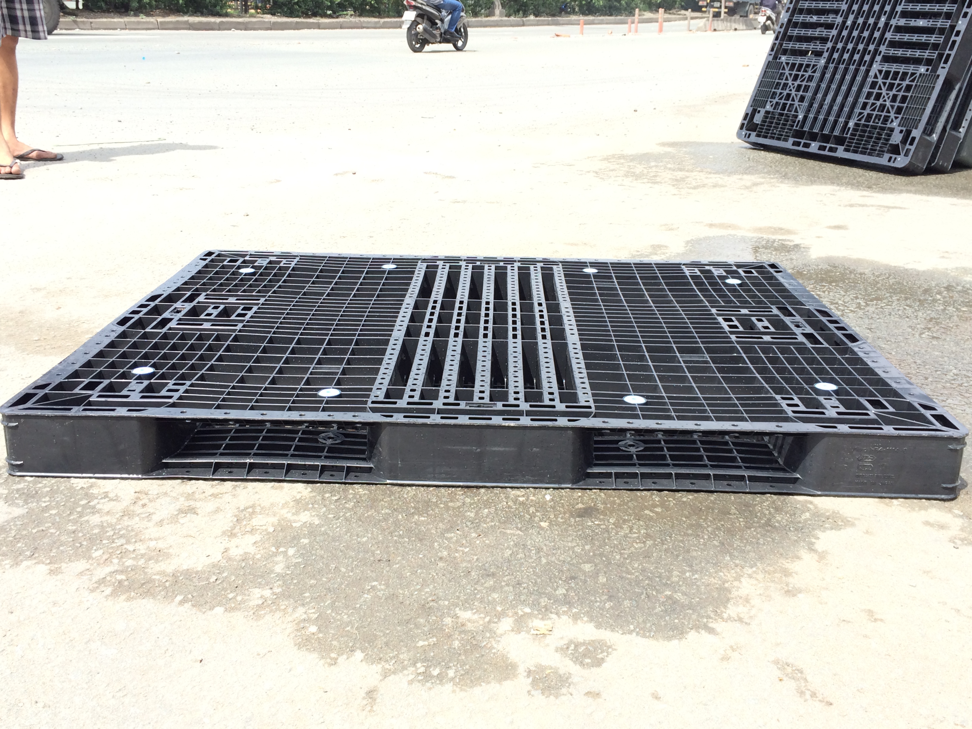 PALLET NHỰA 1400x1100x100mm