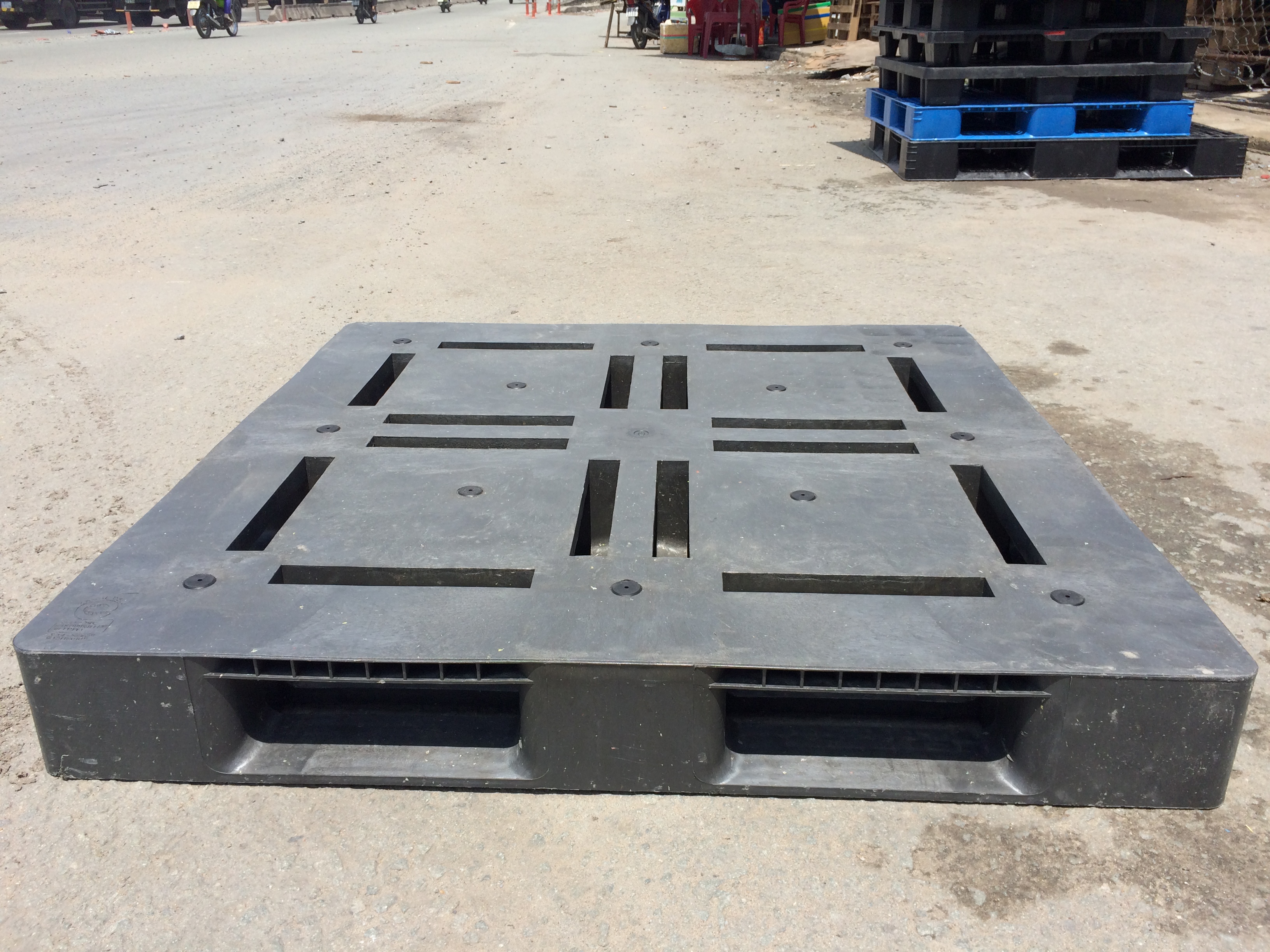 PALLET NHỰA 1100X1100X140MM